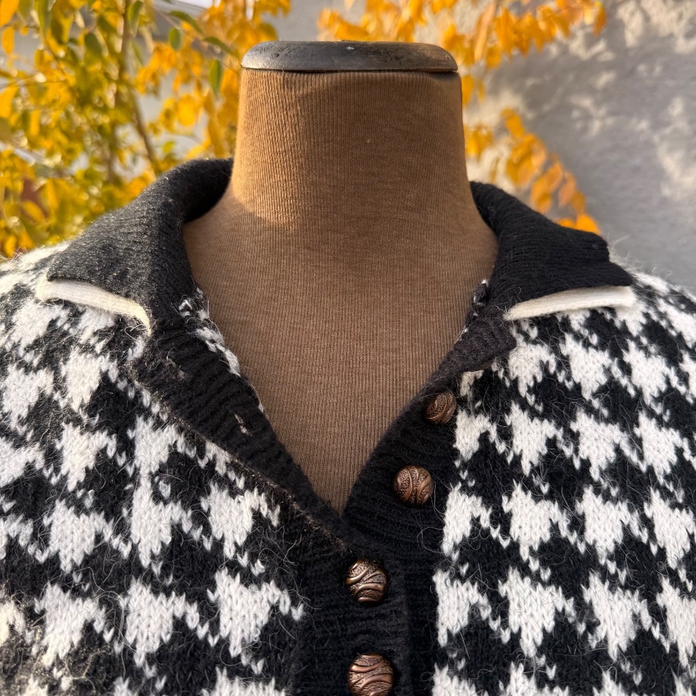 Vintage 80s Black & white houndstooth polo sweater - Picture 4 of 8